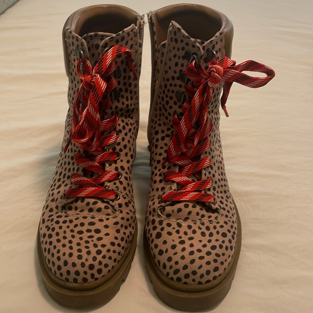Universal Threads Cheetah Pattern Boots Size 9 - image 1